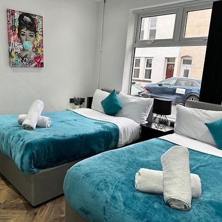 4 Bed 4 Bath House With Free Parking, 5 Mins To Lfc And 15 Mins To City Centre Λίβερπουλ Εξωτερικό φωτογραφία