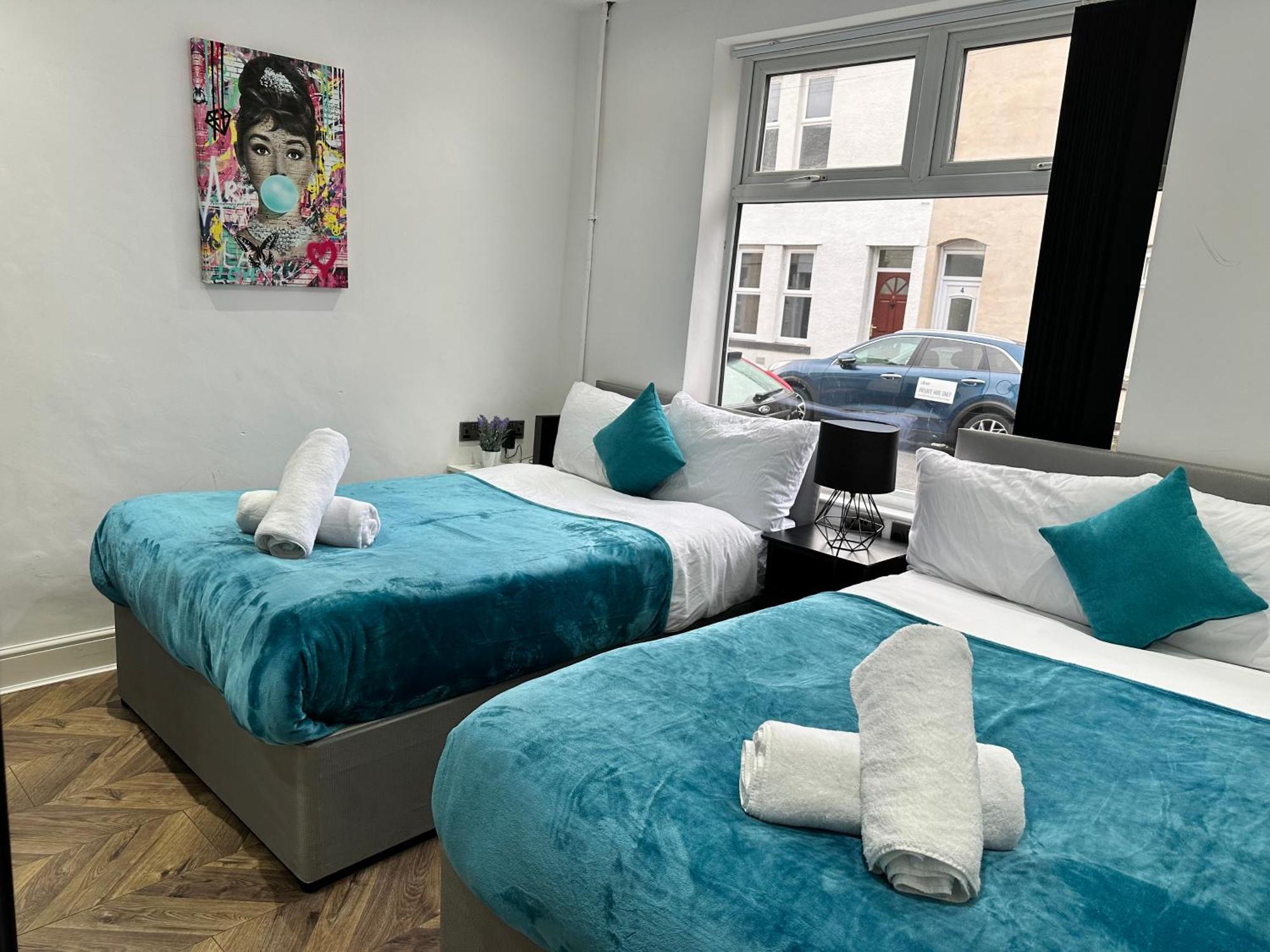 4 Bed 4 Bath House With Free Parking, 5 Mins To Lfc And 15 Mins To City Centre Λίβερπουλ Εξωτερικό φωτογραφία