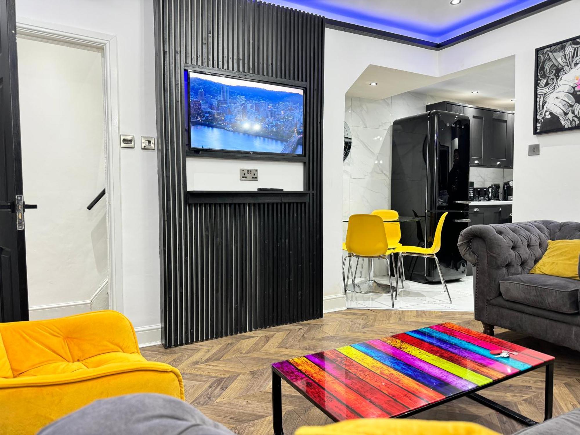 4 Bed 4 Bath House With Free Parking, 5 Mins To Lfc And 15 Mins To City Centre Λίβερπουλ Εξωτερικό φωτογραφία