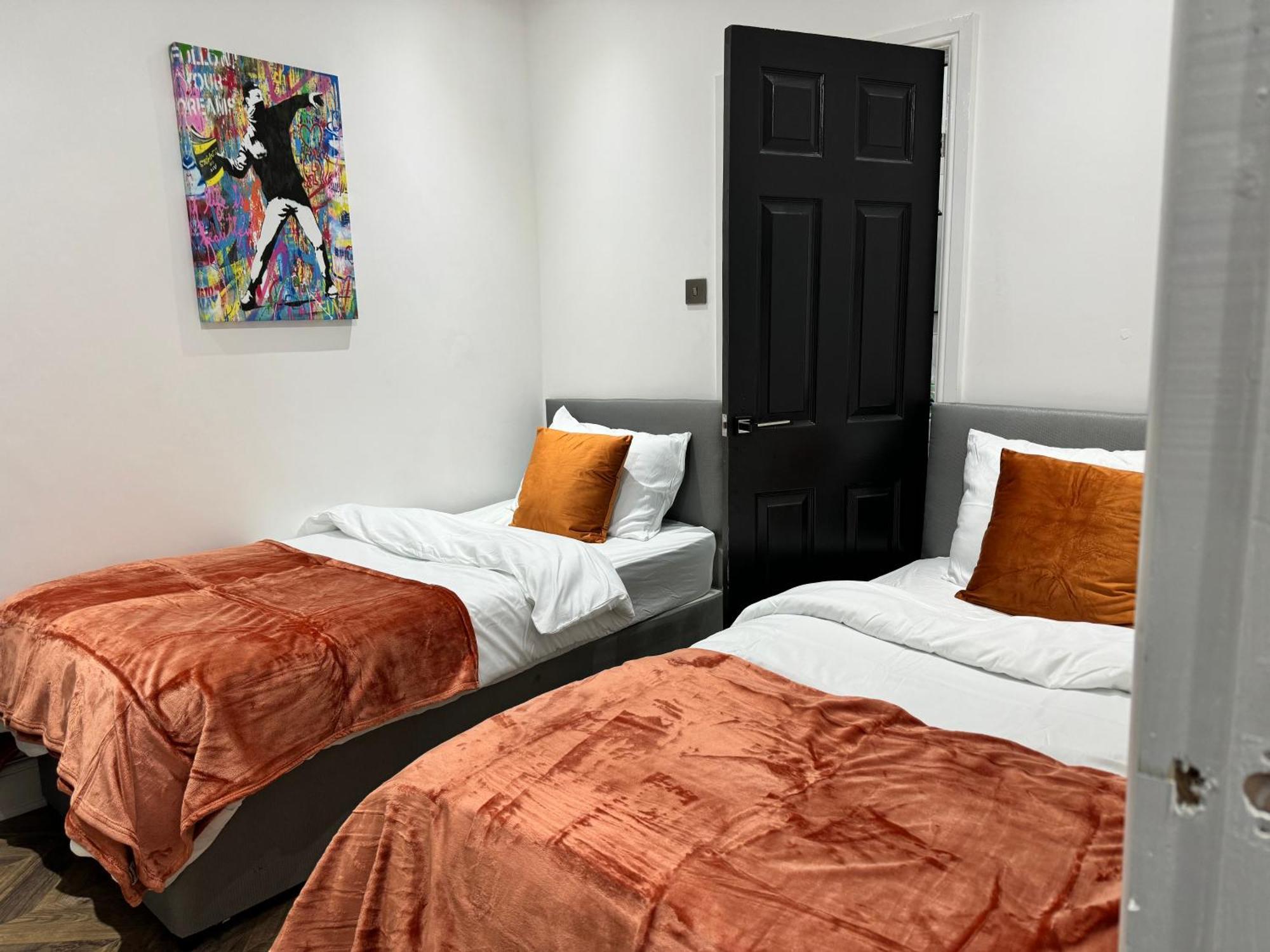 4 Bed 4 Bath House With Free Parking, 5 Mins To Lfc And 15 Mins To City Centre Λίβερπουλ Εξωτερικό φωτογραφία